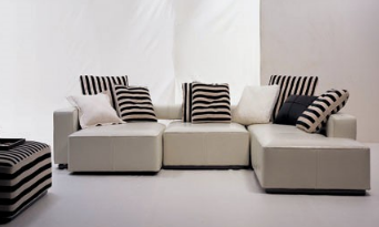 如何选择适合家居环境的沙发配套产品